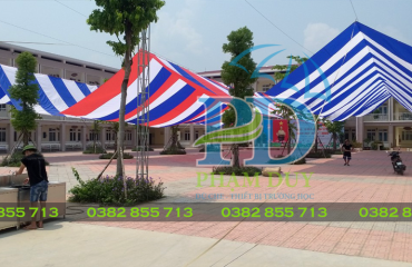 Dù che sân trường- Một vật không thể thiếu của bất kỳ ngôi trường nào